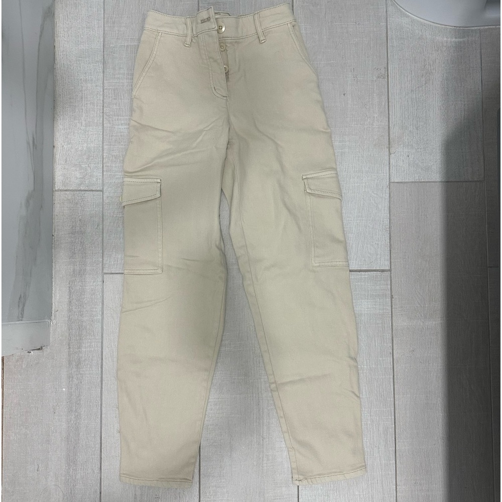 Aritzia beige cargo pants